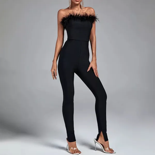 Sort stropløs jumpsuit med sorte fjer