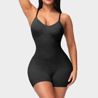 Sort slankende jumpsuit