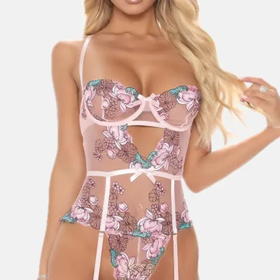 guepiere-rose-a-petits-noeuds Pink bustier med små sløjfer
