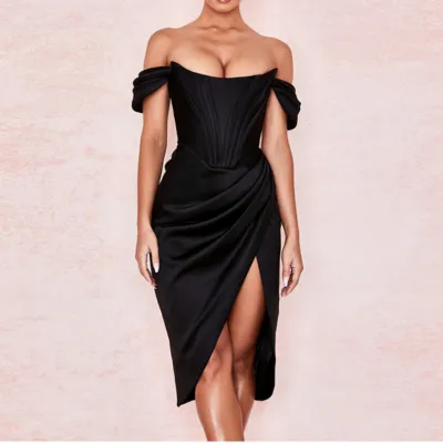robe-corset-bustier-face Sort stropløs korsetkjole med bådhals