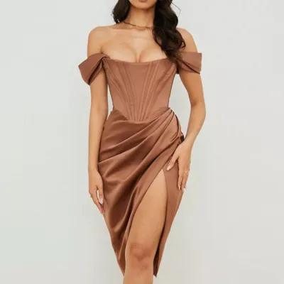 robe-corset-chic-mi-longue Chic mid-længde brun korset kjole med slids i skørtet