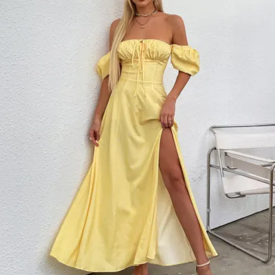 robe-longue-ample-jaune-corset Gul korset med blomstret print maxikjole med gult korset